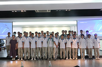 玉環(huán)中學(xué)學(xué)子來訪